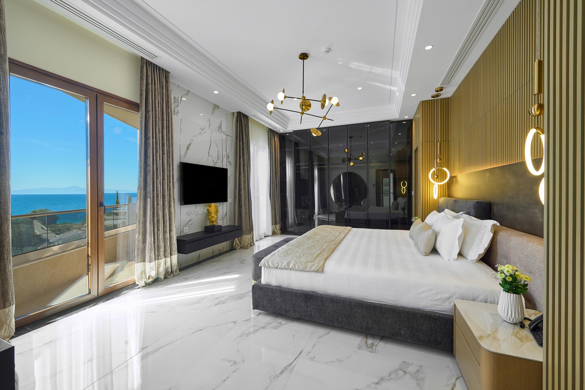 Sida Master Bedroom Sea View